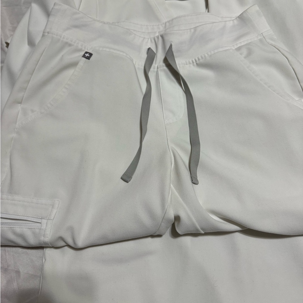FIGS White Jogger Scrub Pants Small Women’s